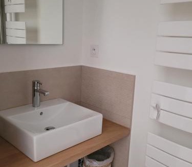 Calvisson Bed & Breakfast | La Remise chambre d'hôtes