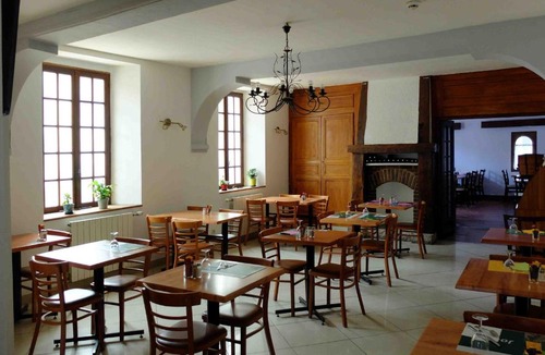 Marigny-le-Chatel Hotel | La Renaissance