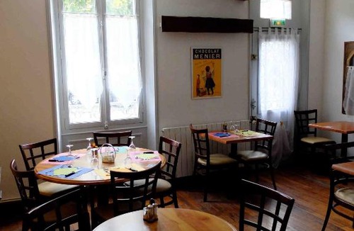 Marigny-le-Chatel Hotel | La Renaissance