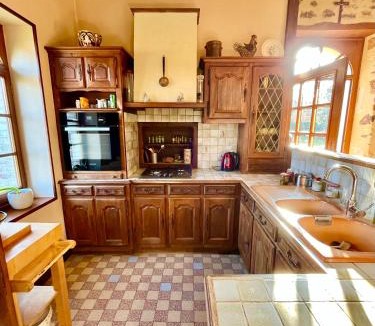 Neuvy-en-Champagne Apartment | La Renaudière - Cadre unique en Campagne - 10 pers