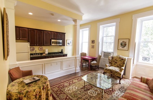 Center City Bed & Breakfast | La Reserve on Pine