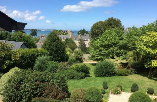 Saint-Jacut-de-la-Mer House | La Richardais. Beautiful recent Dinardaise