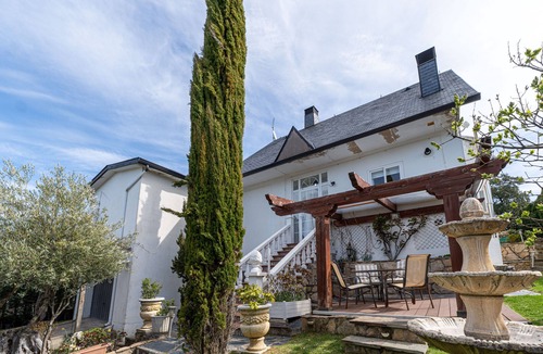 Los Angeles de San Rafael House | La Rosa De Los Vientos, Villa with Pool & Hot Tub in Sierra de Guadarrama