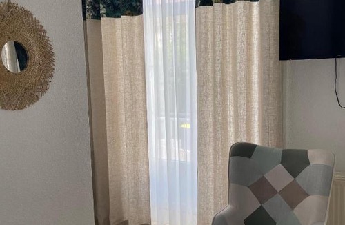 Saint-Symphorien-de-Marmagne Bed & Breakfast | La Rose des vents