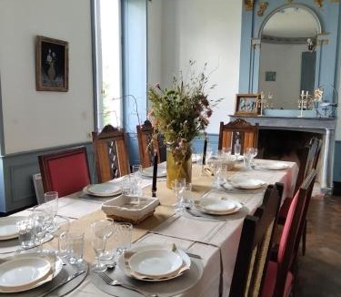 Saint-Cyr-en-Pail House | la Robiniere pour 2 a 20 personnes