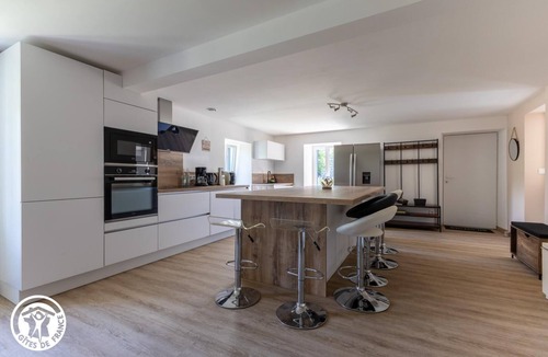 Perpezat House | La Roche Malvialle - PERPEZAT