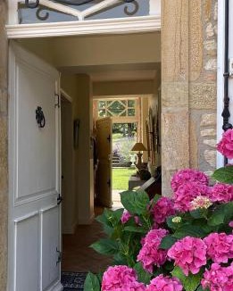 Bresse-sur-Grosne Bed & Breakfast | La Rochelière