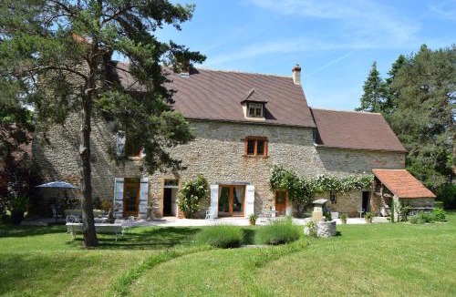 Bresse-sur-Grosne Bed & Breakfast | La Rochelière