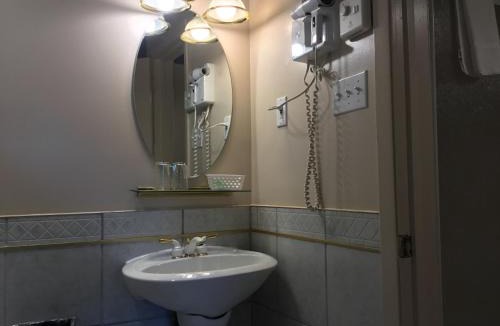 Edmundston Hotel | La Roma Motel