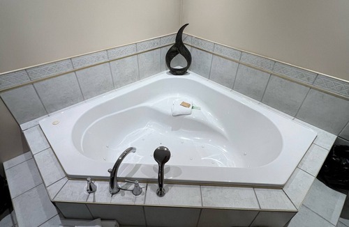 Edmundston Hotel | La Roma Motel