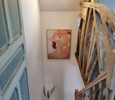 Arrest House | La romance de Laura