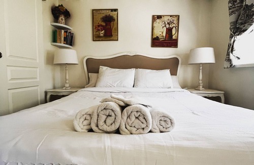 Berville-sur-Mer Bed & Breakfast | La Romanesque, charming bed and breakfast with breakfast