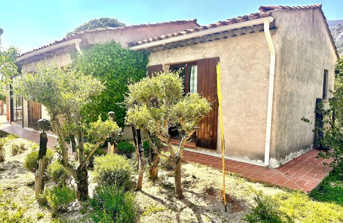 Tourrettes-sur-Loup Villa | La Room Gallery – Esc’Appart