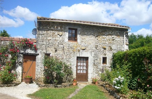 Saint-Juire-Champgillon House | La Roseraie, delightful cottage for 2 with large pool.