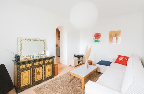 Rosay House | La Rosay Color