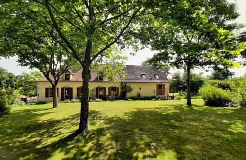 Le Chatelet House | La rose, a country house in the heart of nature