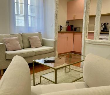 Quartier Saint-Marc - Croix de Pierre - Saint-Nicaise Apartment | La Rose de Vert