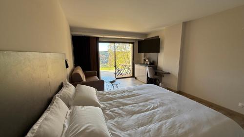 Coucouron Hotel | La Rose du Lac Hôtel Appart'