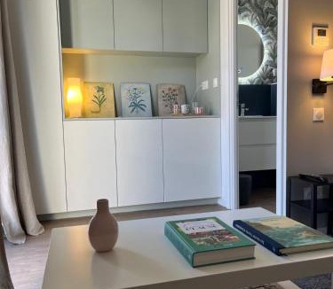 Saint-Didier-au-Mont-d'Or Bed & Breakfast | La Roseraie