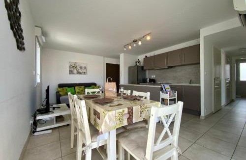 Le Grau-Du-Roi Apartment | La Roselière T3 avec terrasse et garage à 400 m de la plage au Grau-du-Roi