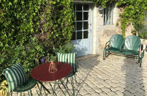 Quingey House | La Roseraie de Malpas