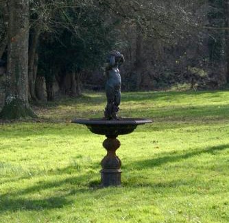 Barjouville House | La Roseraie