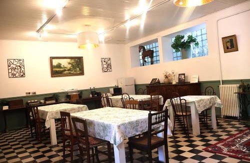 Lodeve House | La Roseraie