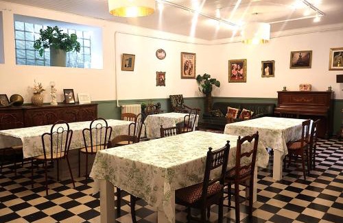 Lodeve House | La Roseraie