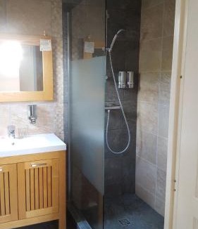 Neuville-de-Poitou Bed & Breakfast | La Roseraie
