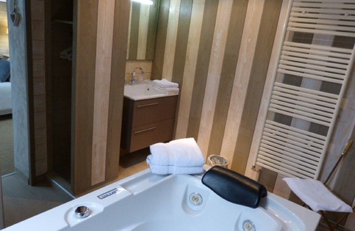 Saint-Etienne-au-Mont House | La Roseraie