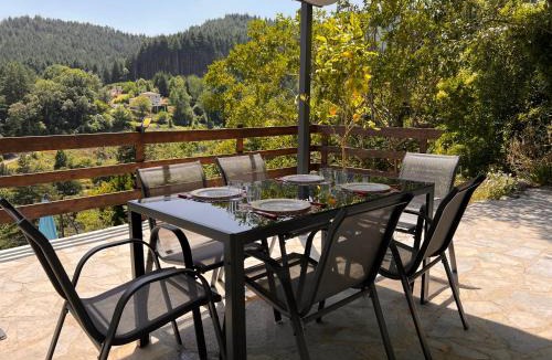 Roquedur House | La Roseraie - Gite avec piscine en Cévennes
