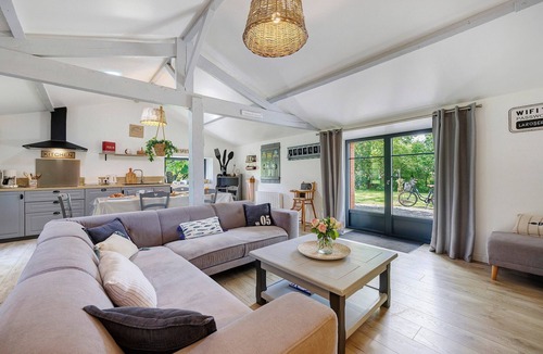 Saint-Gervais House | La Roseraie – Holiday Home for 6 Between Countryside and Sea