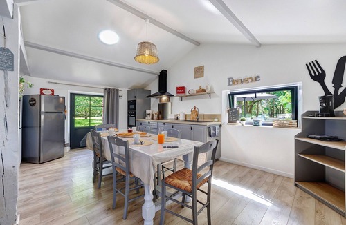 Saint-Gervais House | La Roseraie – Holiday Home for 6 Between Countryside and Sea