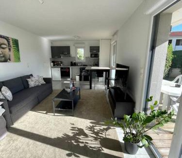 Juncasse - Argoulets Apartment | La Roseraie Toulousaine, parking à réserver, proche métro