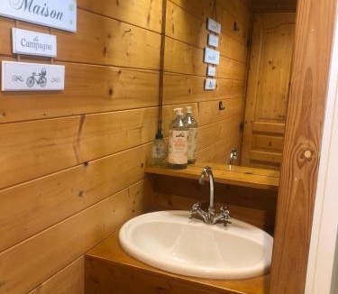 Saint-Jean d'Alcas Apartment | La Roulotte d'Alcas