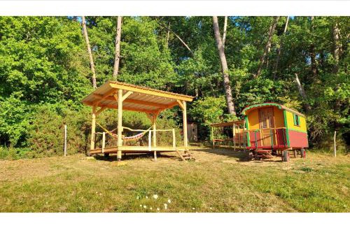 Saint-Pardoux-la-Riviere Other | La roulotte du bonheur