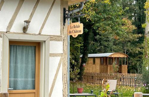 Fiquefleur-Equainville Other | La Roulotte du Château