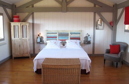 Le Temple-sur-Lot Bed & Breakfast | La Roulotte de la Vallée du Lot