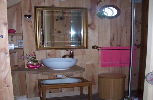 Le Temple-sur-Lot Bed & Breakfast | La Roulotte de la Vallée du Lot