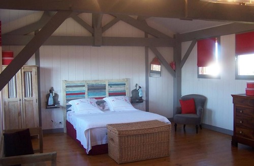 Le Temple-sur-Lot Bed & Breakfast | La Roulotte de la Vallée du Lot