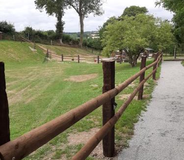 Conde-sur-Vire Other | LA ROULOTTE DE GERMAINE