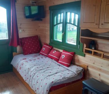 Saint-Adrien Other | La roulotte de kermorzu