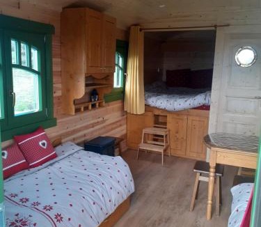 Saint-Adrien Other | La roulotte de kermorzu