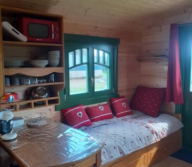 Saint-Adrien Other | La roulotte de kermorzu