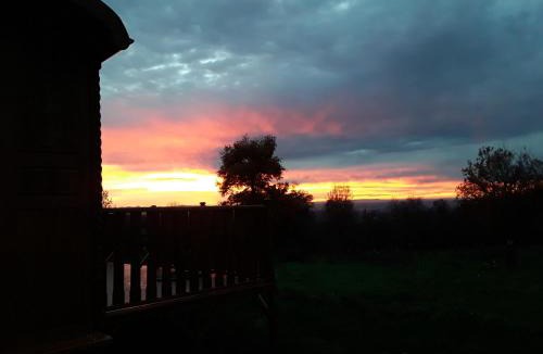 Barrais-Bussolles Bed & Breakfast | la roulotte de l'ami nature