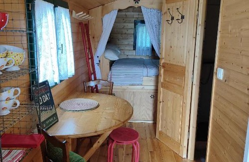 Grimbosq Other | La roulotte de Mary