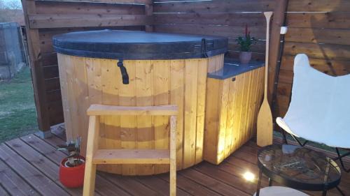 Mattexey House | LA ROULOTTE DES AMISH & Bain Nordique à Remous Jacuzzi