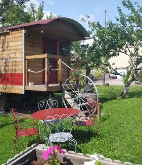 Mattexey House | LA ROULOTTE DES AMISH & Bain Nordique à Remous Jacuzzi
