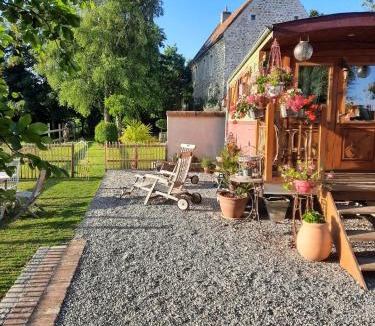 Pernes-les-Boulogne Bed & Breakfast | La Roulotte du Haut Pinleu