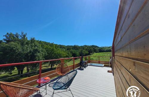 Castelnau-de-Montmiral House | La roulotte du tonnelier